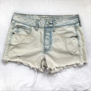 American Eagle White Distressed Tomgirl Acid Wash Raw Hem Shorts Size 2